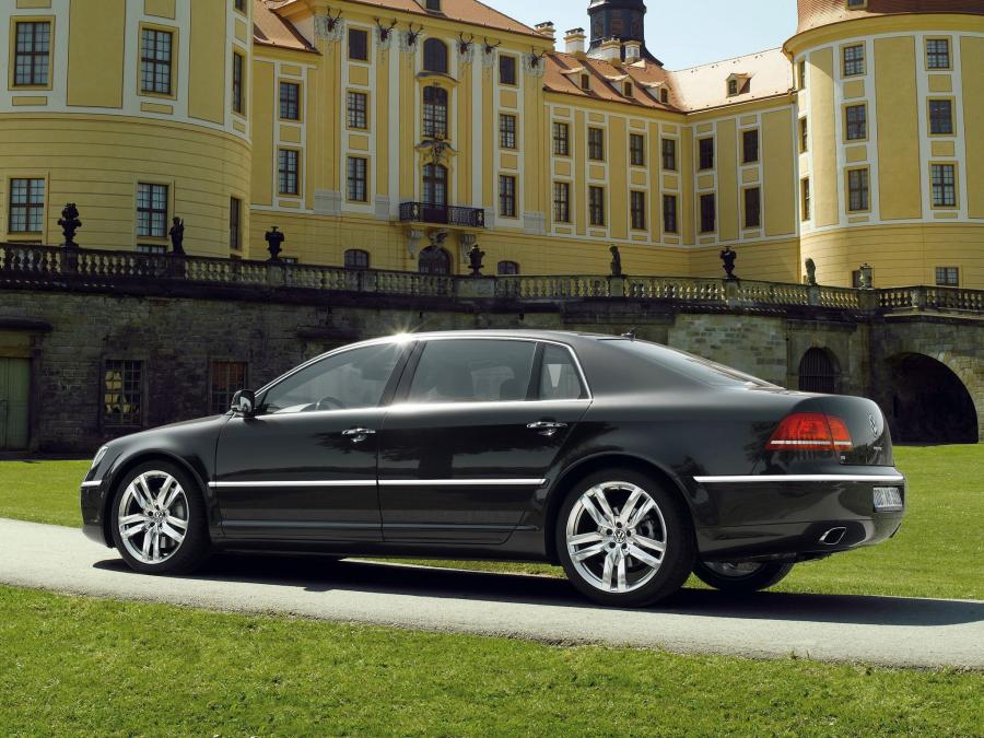  Volkswagen Phaeton V8 Long 2010 года  (фото 15 из 17)